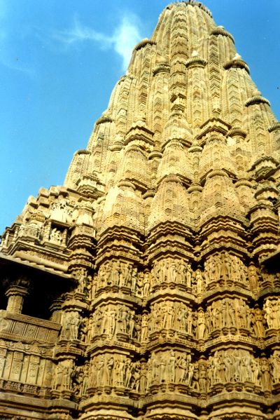 File:Kandariya mahadeva temple.jpg